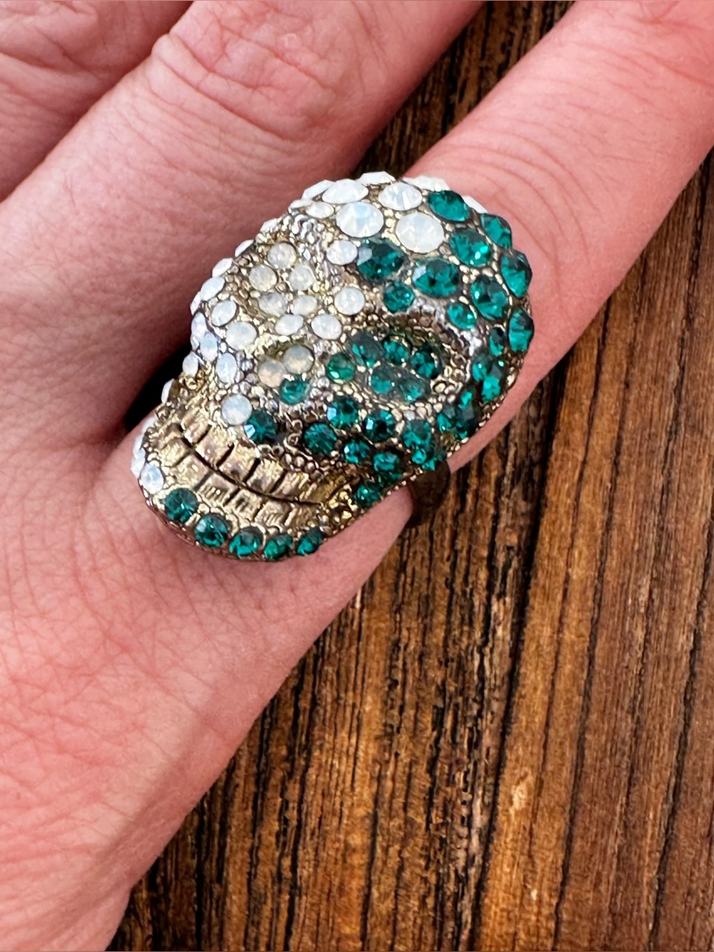 Crystal Skull Ring in White and Teal ring - Picture 4 of 6